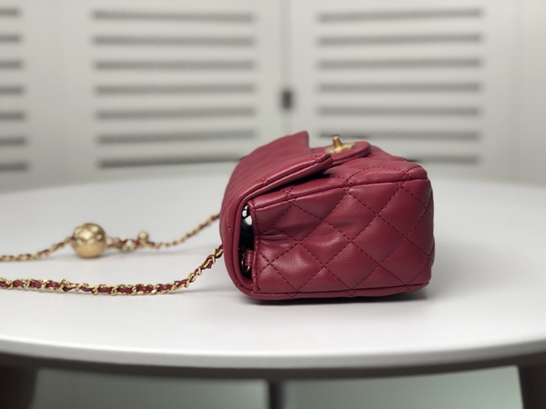 シャネルバッグ背面デザイン